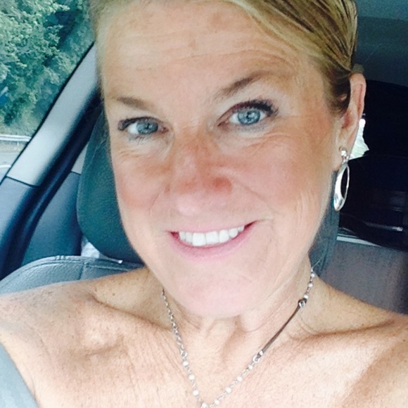 Meet your Posher, Lovey (Lynn) - Picture 2 of 8